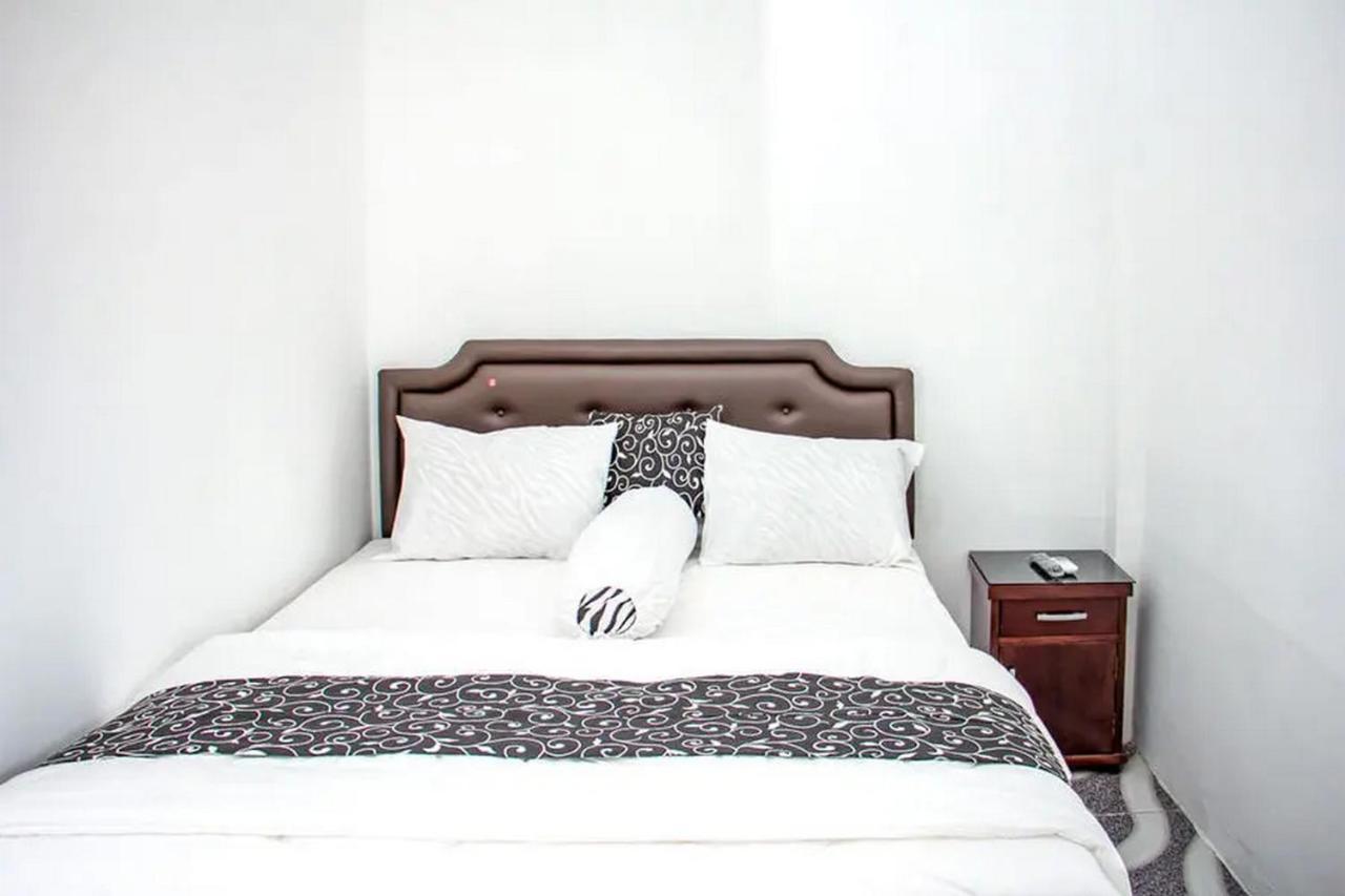 Samar Wulu Guest House Syariah Mitra Reddoorz Near Ketapang Ketapang  Exteriör bild