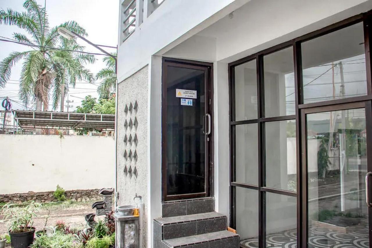 Samar Wulu Guest House Syariah Mitra Reddoorz Near Ketapang Ketapang  Exteriör bild